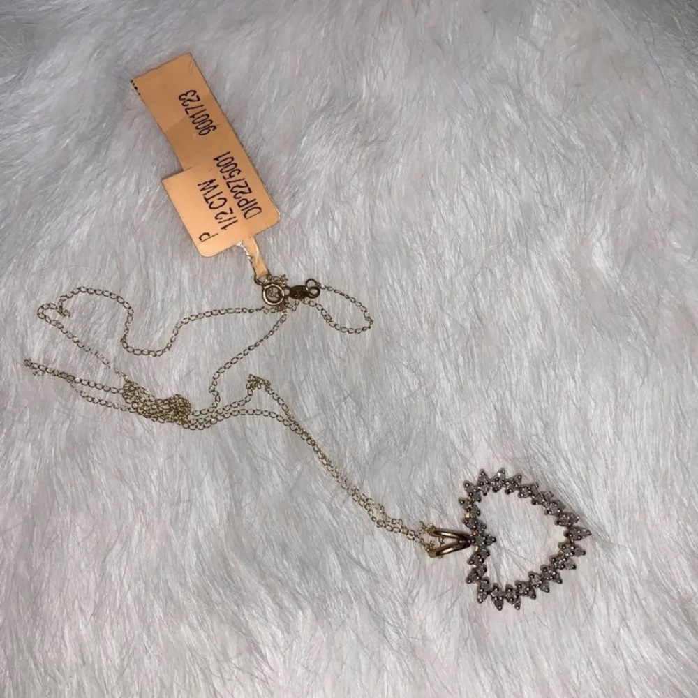 10k solid gold diamond heart necklace